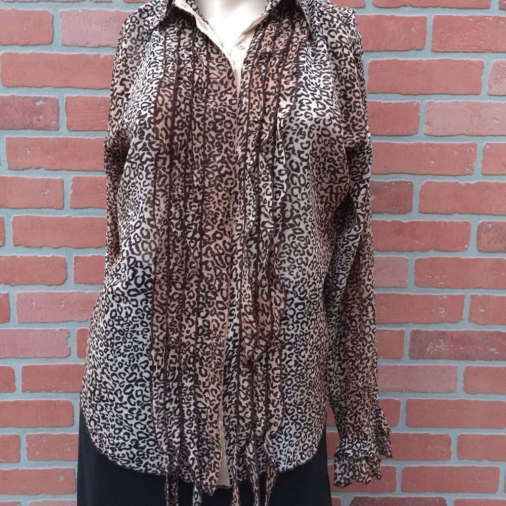 Le Caviar Sz M Leopard Print Ruffled Front Button